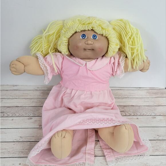 Vintage 1982 Cabbage Patch Doll Girl Yellow Hair Open Mouth Coleco - Picture 1 of 9
